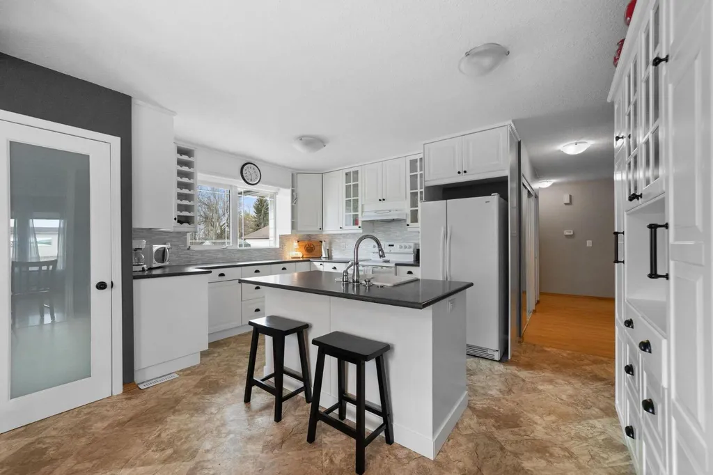 6609 Enevold Drive Camrose AB T4V 3J9