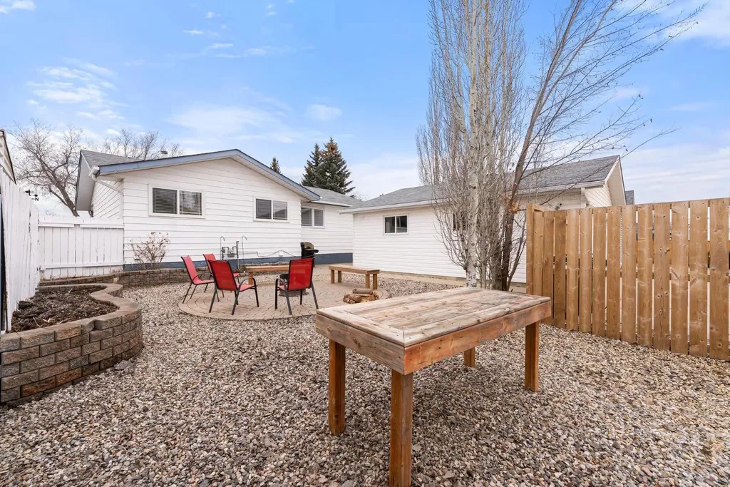 6609 Enevold Drive Camrose AB T4V 3J9