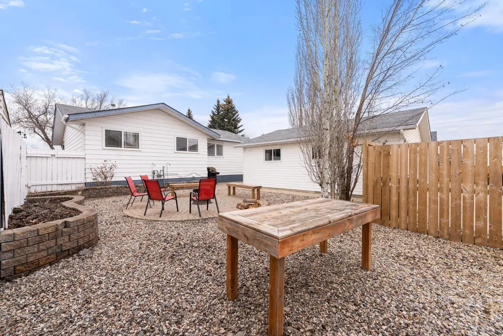 6609 Enevold Drive Camrose AB T4V 3J9