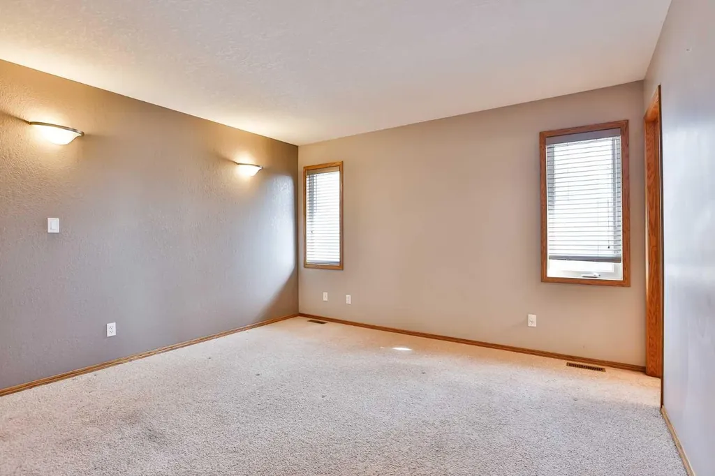 38 St James Crescent N Lethbridge AB T1H 6M5