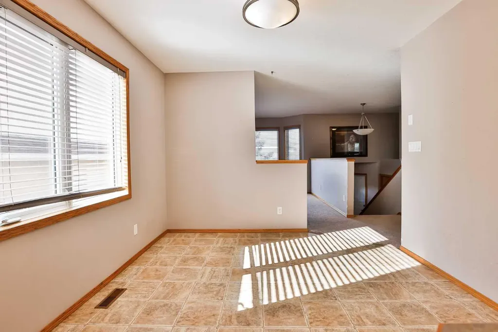 38 St James Crescent N Lethbridge AB T1H 6M5
