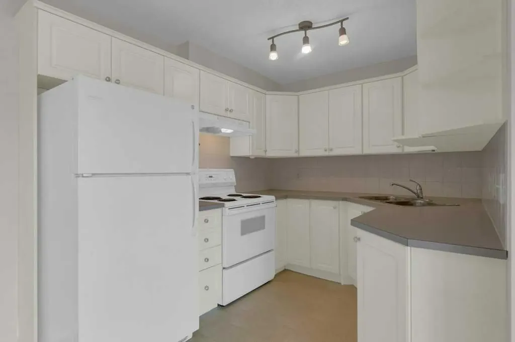 170 N Railway Street Okotoks AB T1S 1Z8