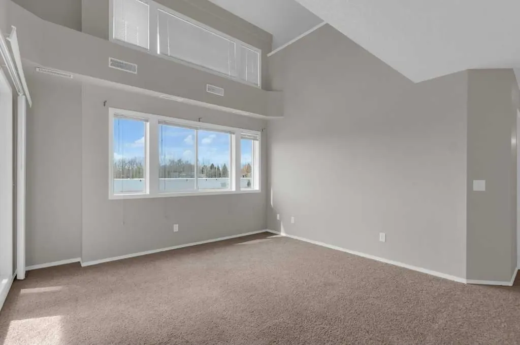 170 N Railway Street Okotoks AB T1S 1Z8
