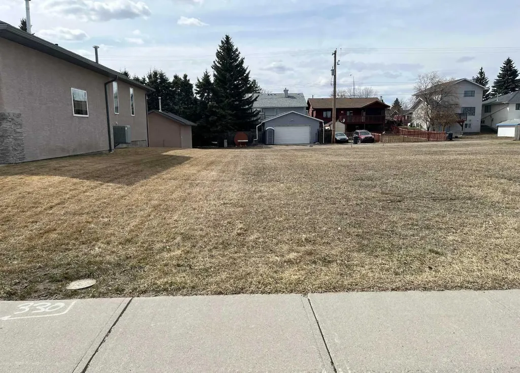 330 Parkview Estates Strathmore AB T1P1K8