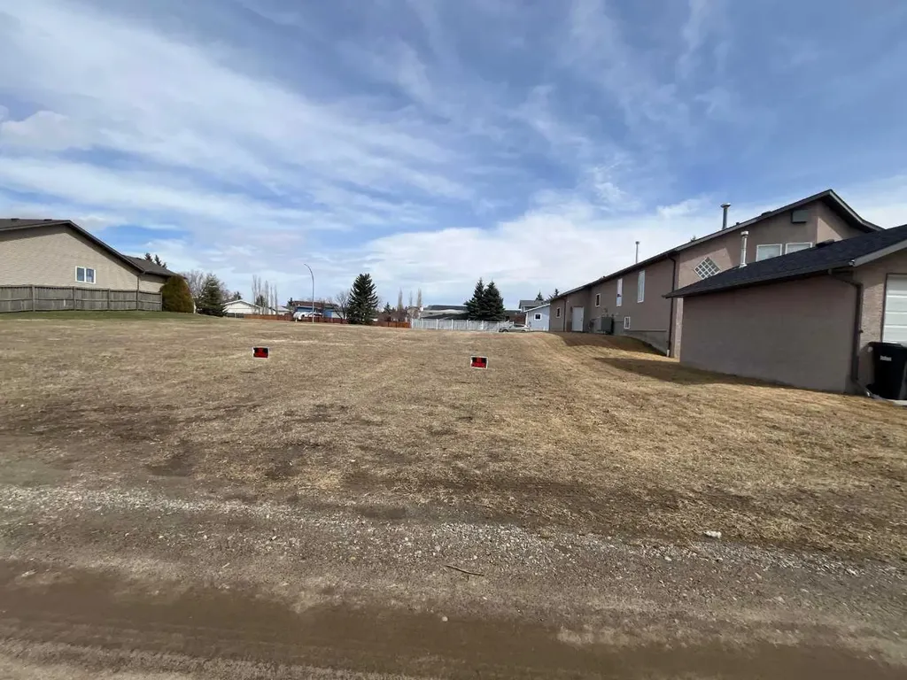 330 Parkview Estates Strathmore AB T1P1K8