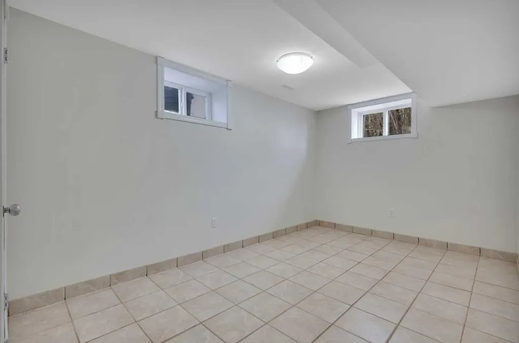 5432 46 Avenue Lacombe AB T4L 1N1