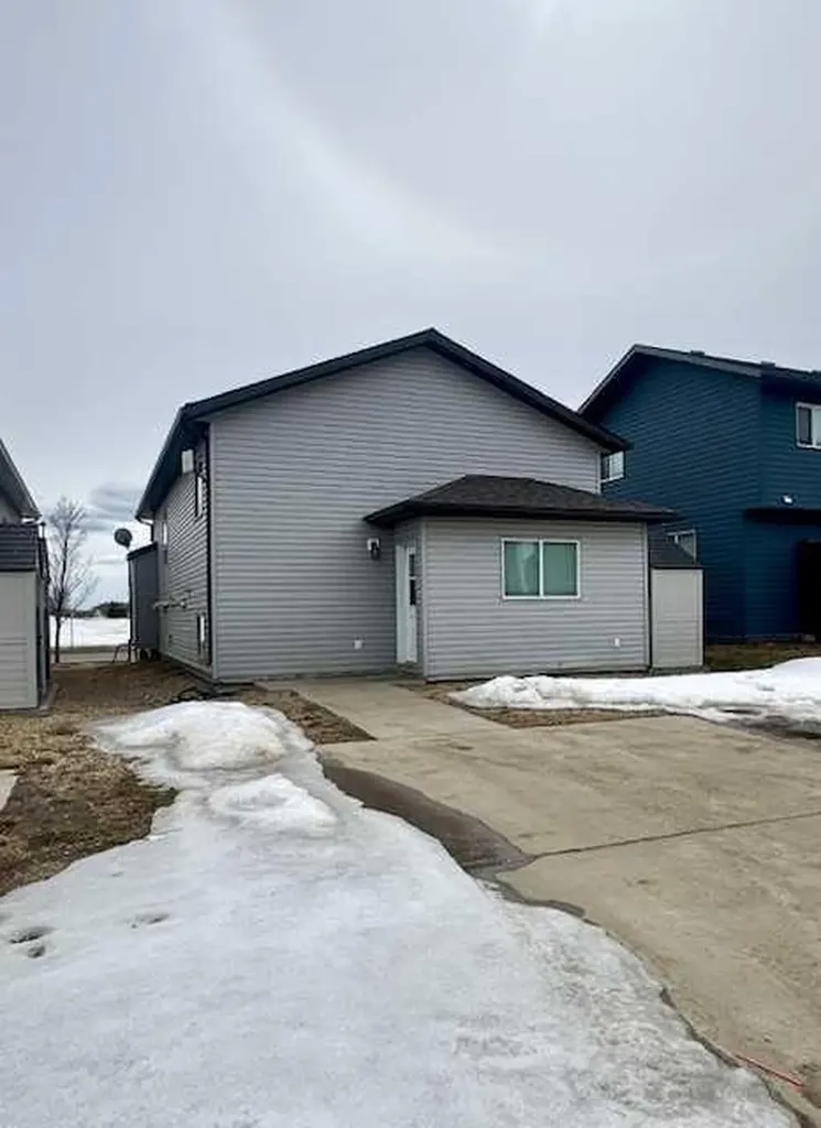 7502 114 Street Grande Prairie AB T8W0K2