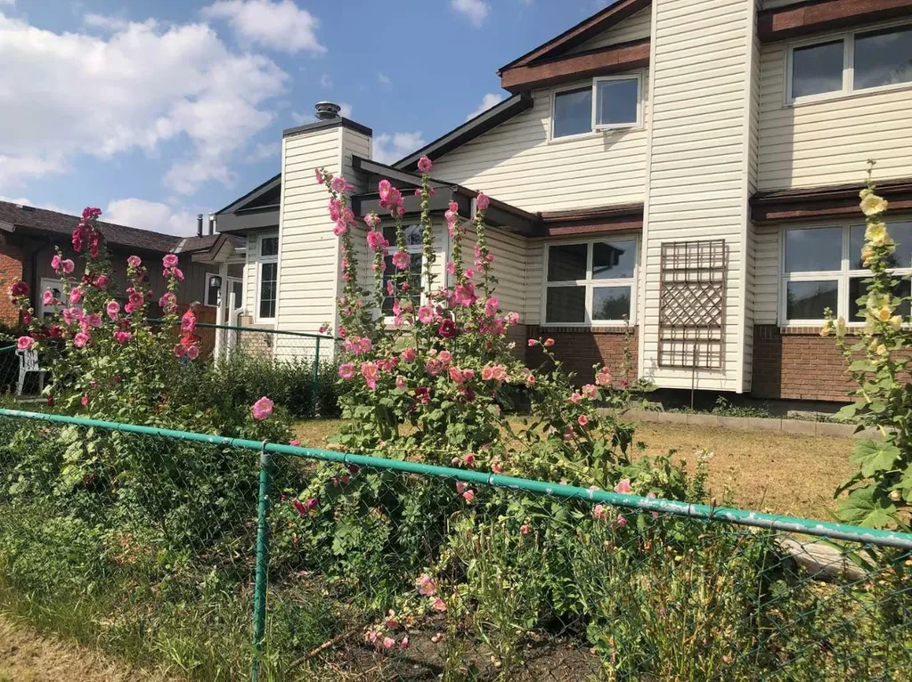 22 Whitman Close NE Calgary AB Y1Y 4H4