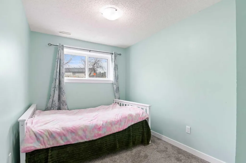2725 47 Avenue Lloydminster SK S9V 1H3