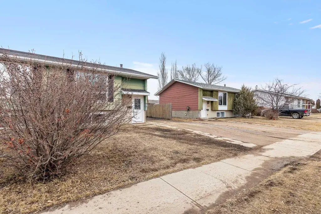 2725 47 Avenue Lloydminster SK S9V 1H3