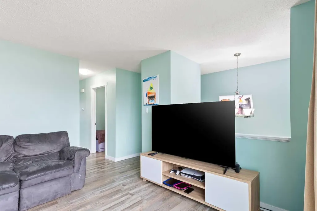 2725 47 Avenue Lloydminster SK S9V 1H3
