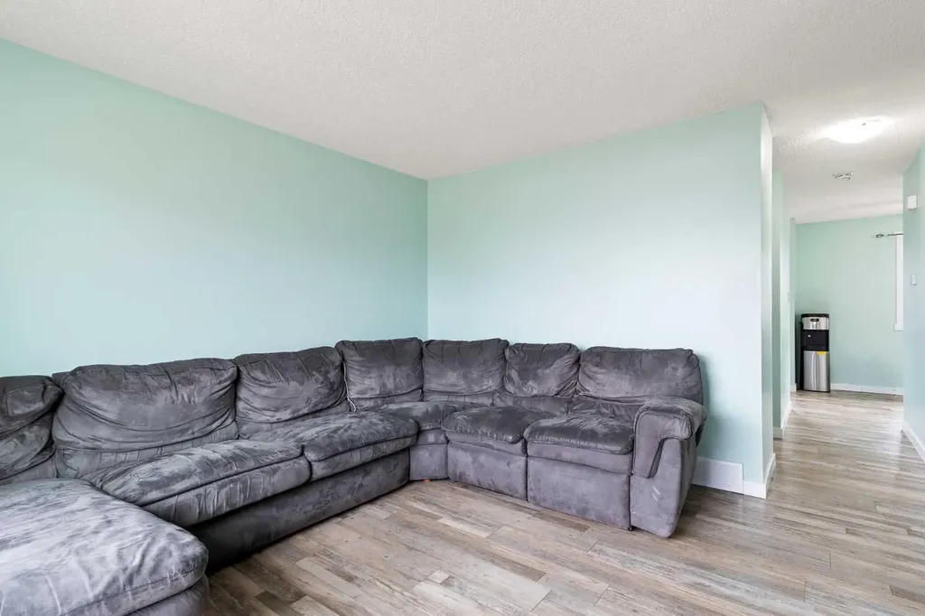 2725 47 Avenue Lloydminster SK S9V 1H3