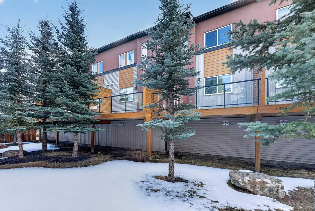 13015 Coventry Hills Way NE Calgary AB T3K 0W6