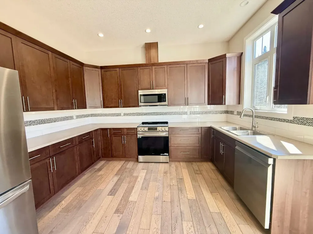 128 Berry Place Hinton AB T7V0C1