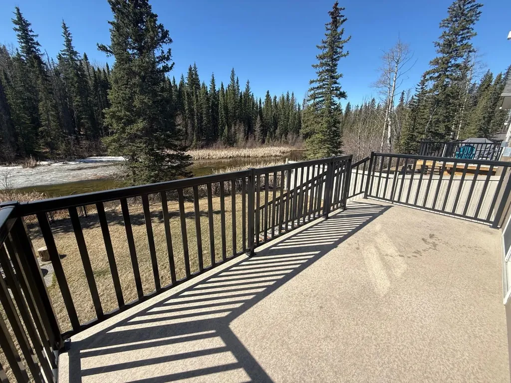 128 Berry Place Hinton AB T7V0C1