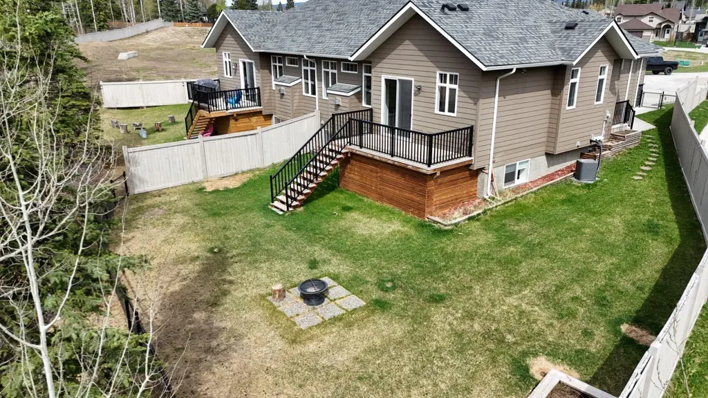 128 Berry Place Hinton AB T7V0C1