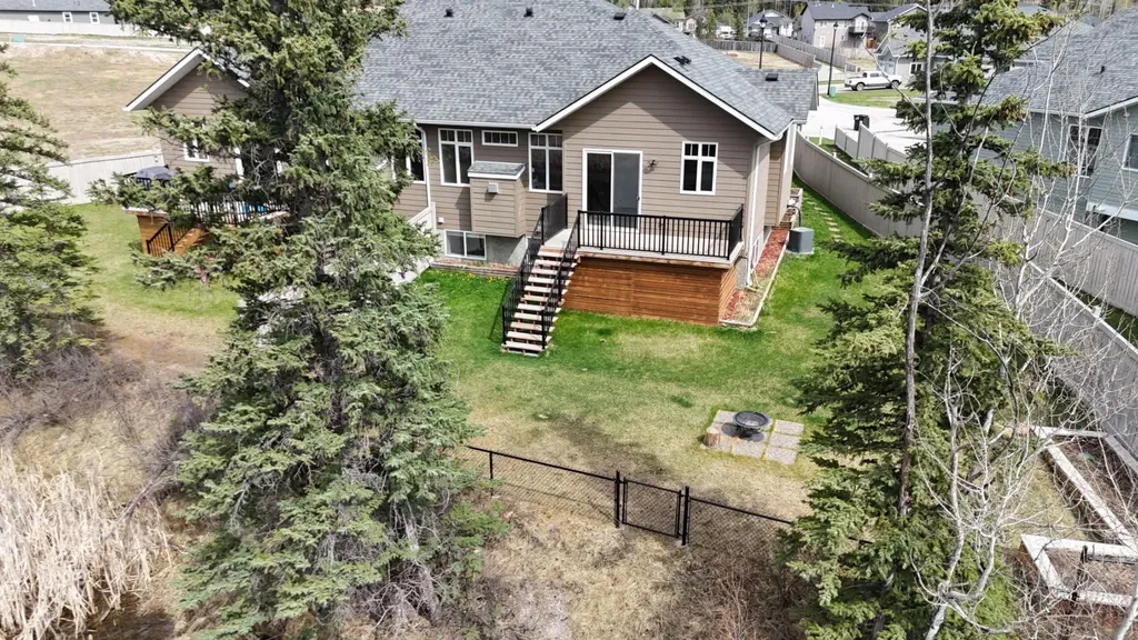 128 Berry Place Hinton AB T7V0C1