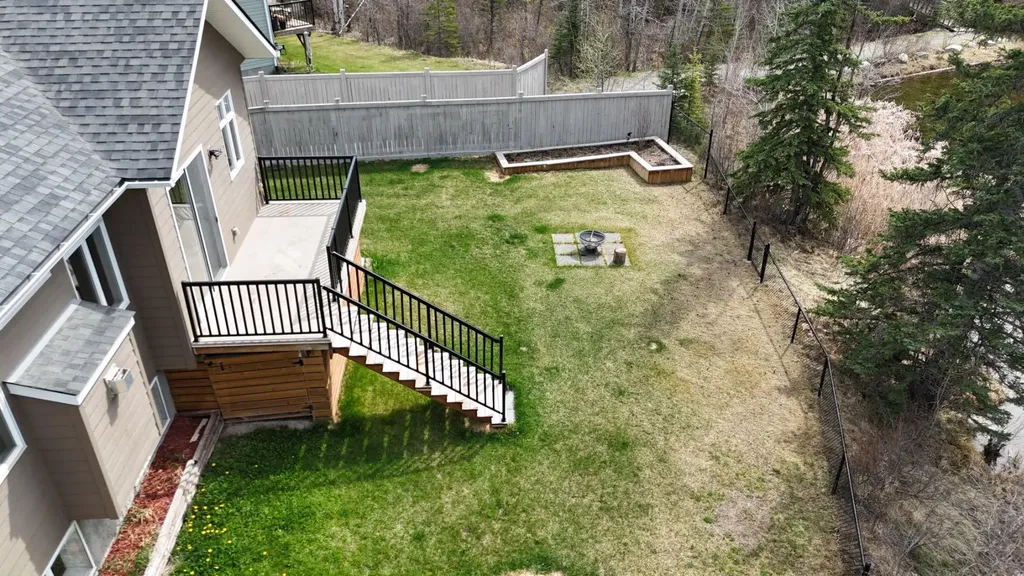 128 Berry Place Hinton AB T7V0C1