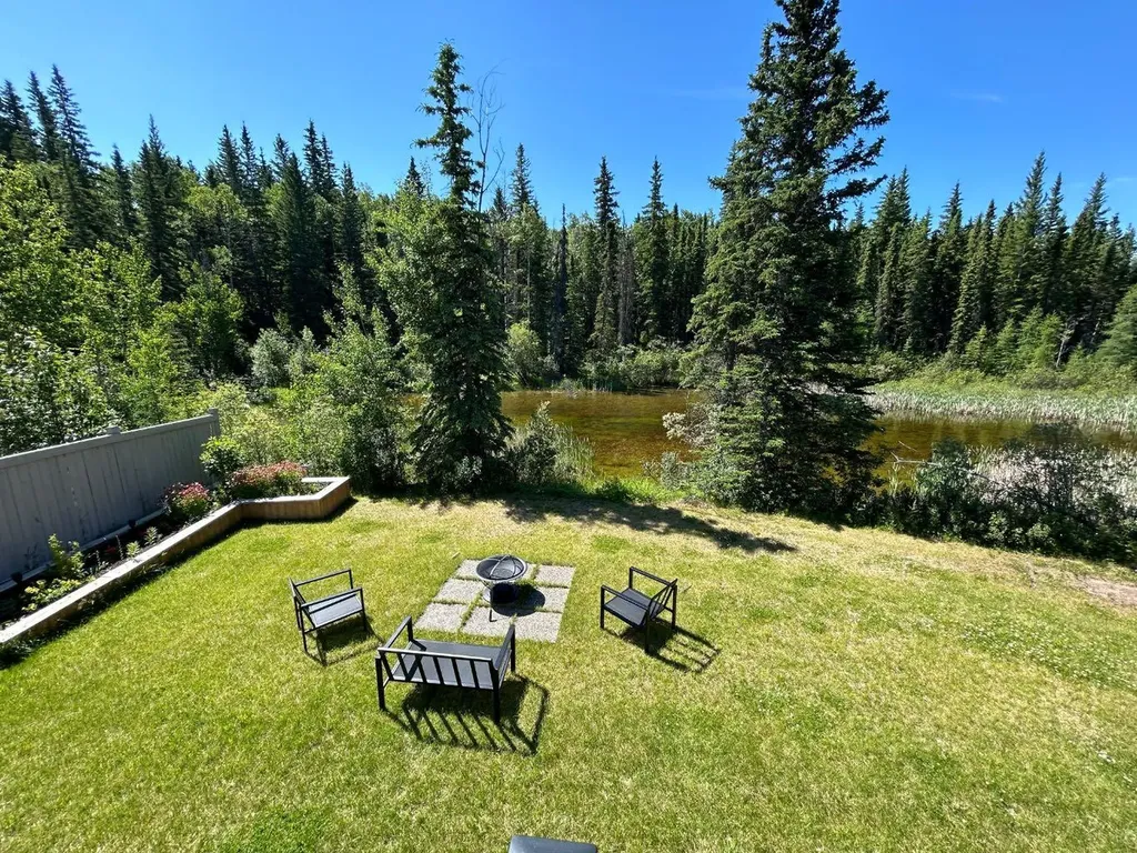 128 Berry Place Hinton AB T7V0C1
