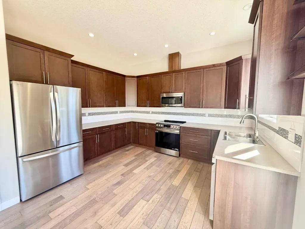 128 Berry Place Hinton AB T7V0C1