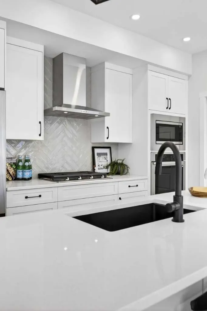 997 Alpine Drive SW Calgary AB T2Y 0Z3