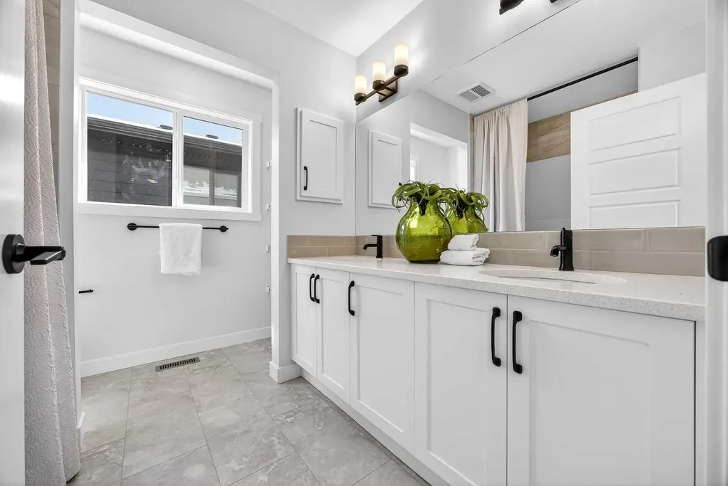 997 Alpine Drive SW Calgary AB T2Y 0Z3