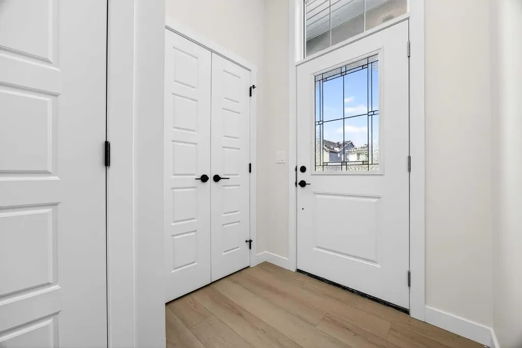 997 Alpine Drive SW Calgary AB T2Y 0Z3