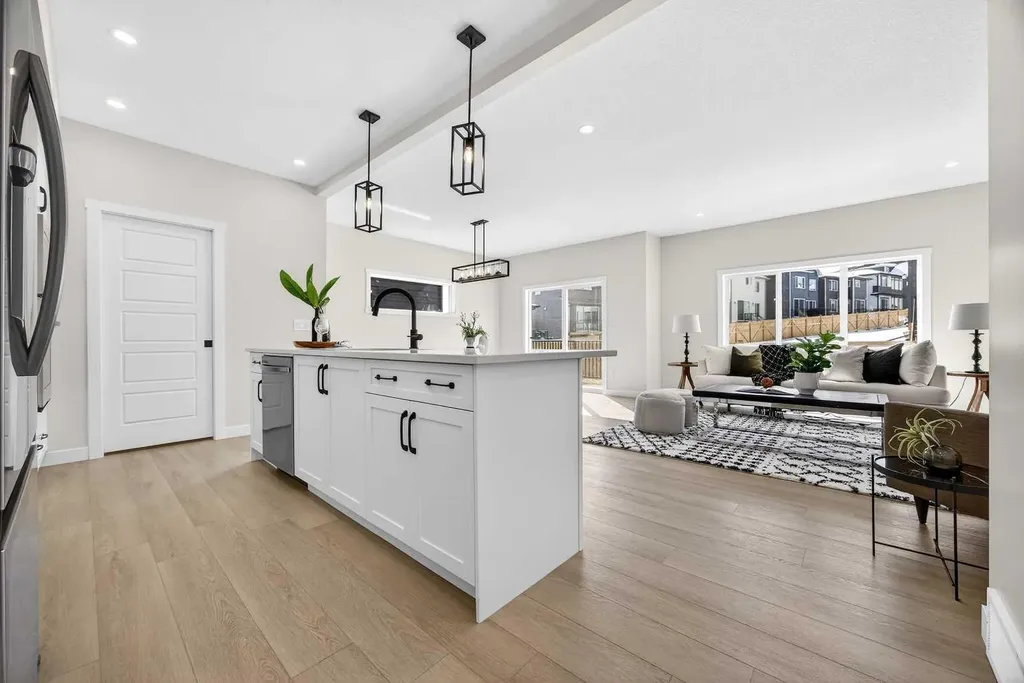 997 Alpine Drive SW Calgary AB T2Y 0Z3