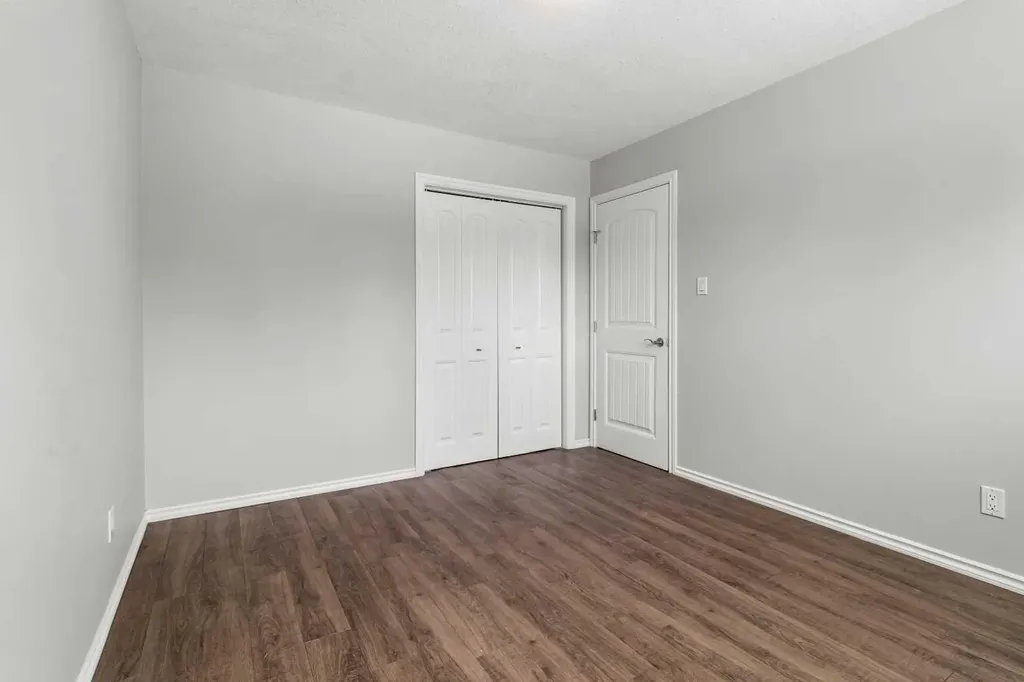5629 56 Avenue Lacombe AB T4L 1L9