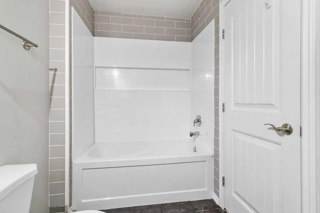 5629 56 Avenue Lacombe AB T4L 1L9
