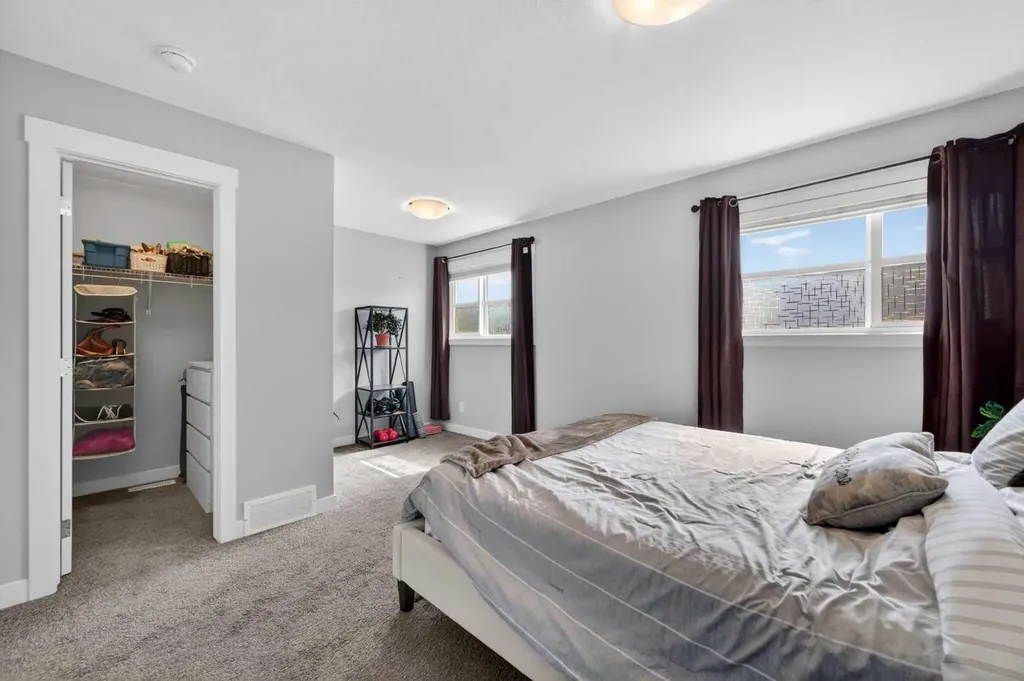 29 Skyview Parade NE Calgary AB T3N 0V4