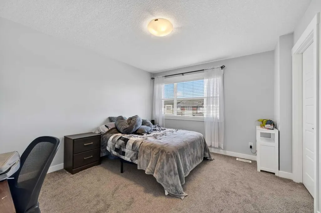 29 Skyview Parade NE Calgary AB T3N 0V4