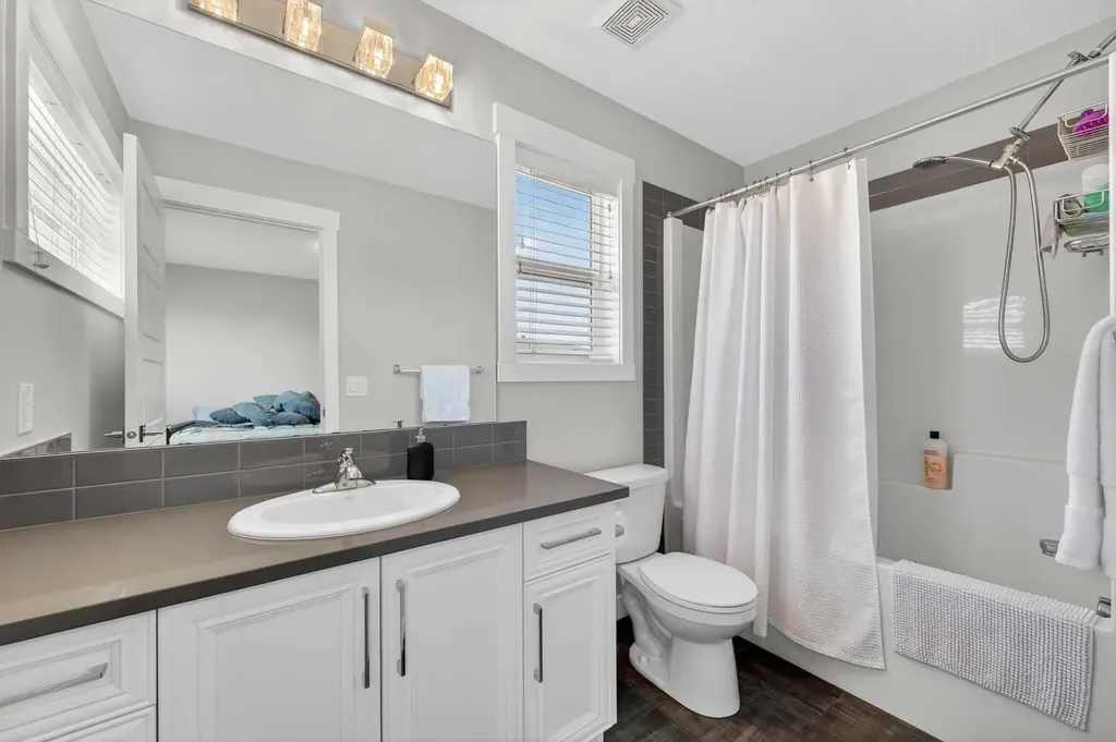 29 Skyview Parade NE Calgary AB T3N 0V4