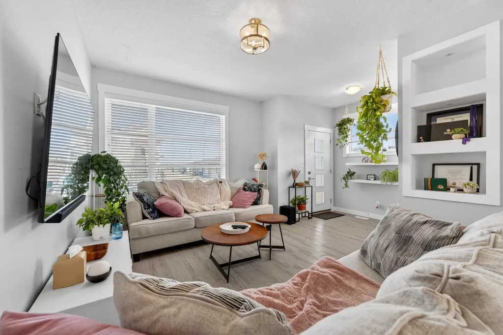 29 Skyview Parade NE Calgary AB T3N 0V4