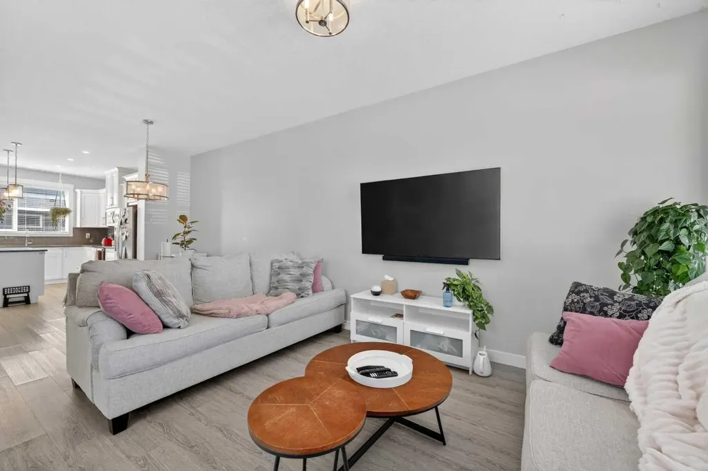 29 Skyview Parade NE Calgary AB T3N 0V4