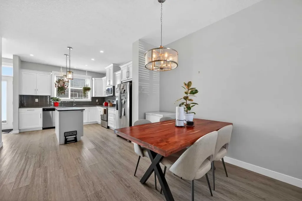29 Skyview Parade NE Calgary AB T3N 0V4