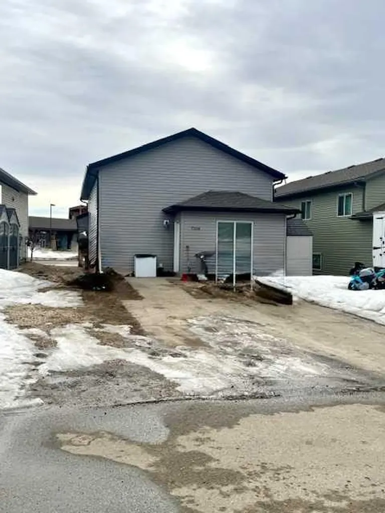 7306 114 Street Grande Prairie AB T8W 0K2