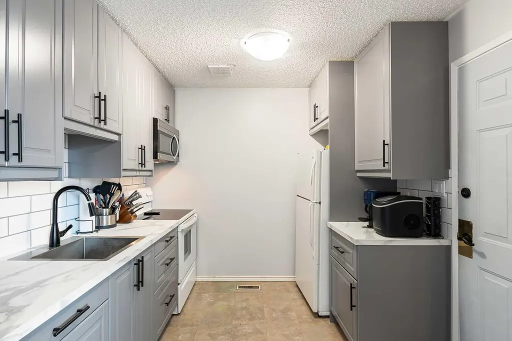 2713 47 Avenue Lloydminster SK S9V 1H3
