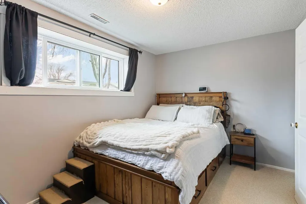 2713 47 Avenue Lloydminster SK S9V 1H3