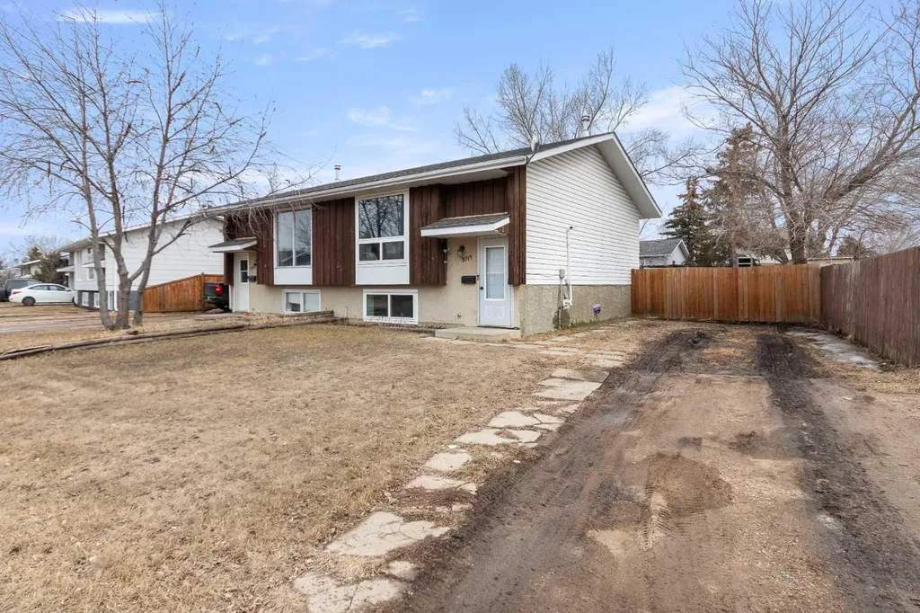 2713 47 Avenue Lloydminster SK S9V 1H3