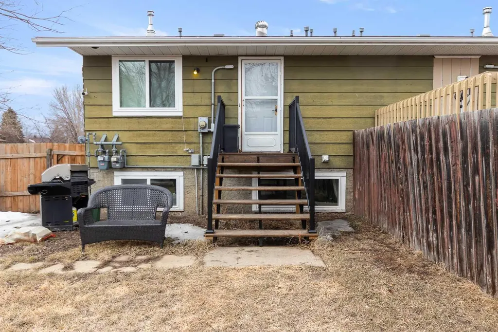 2713 47 Avenue Lloydminster SK S9V 1H3
