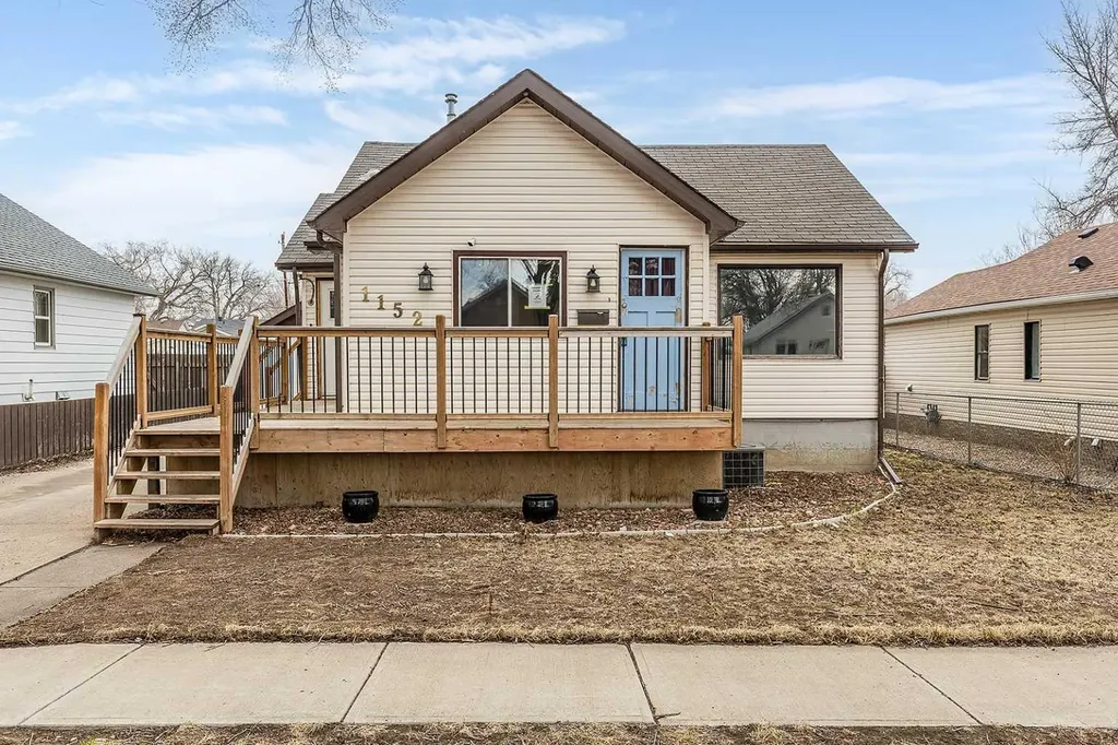 1152 Braemar Street SE Medicine Hat AB T1A 0W2