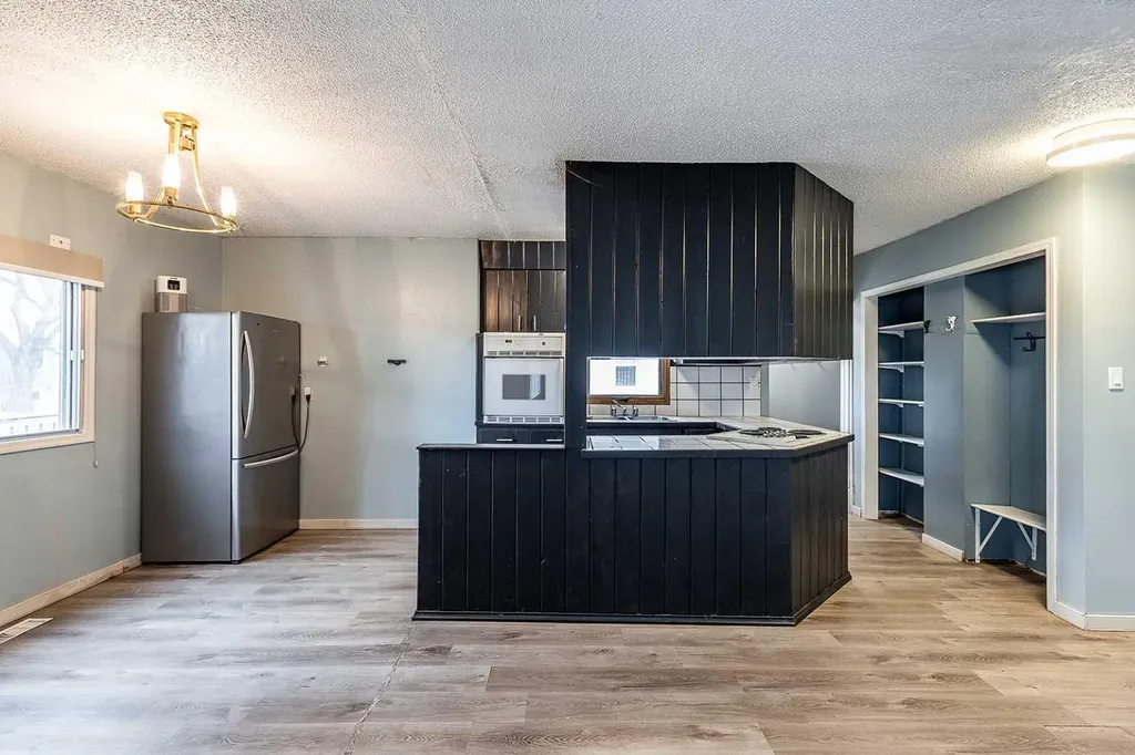 1152 Braemar Street SE Medicine Hat AB T1A 0W2