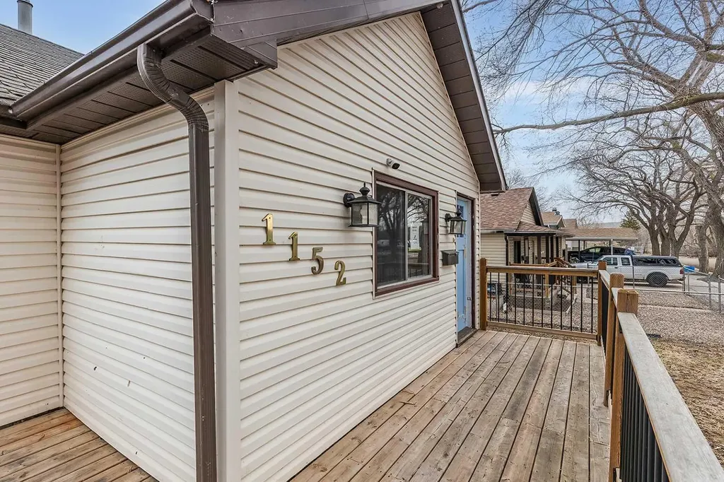 1152 Braemar Street SE Medicine Hat AB T1A 0W2