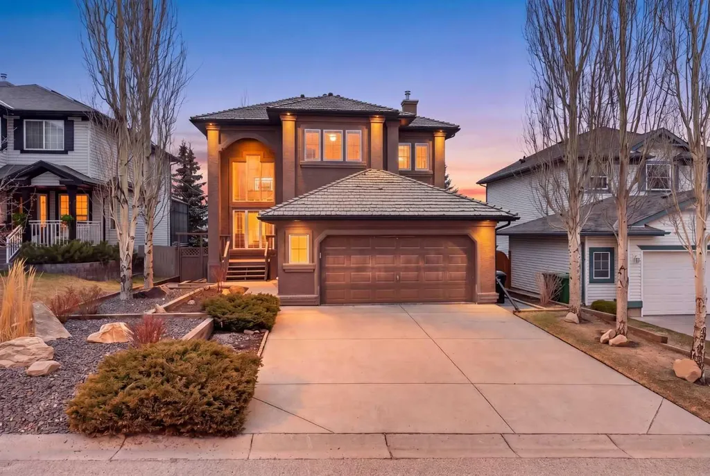 111 Valley Ponds Crescent NW Calgary AB T3B 5T7