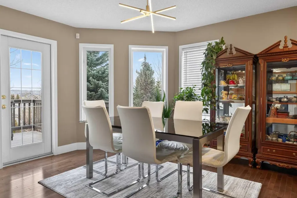 111 Valley Ponds Crescent NW Calgary AB T3B 5T7
