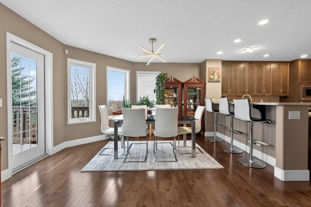 111 Valley Ponds Crescent NW Calgary AB T3B 5T7