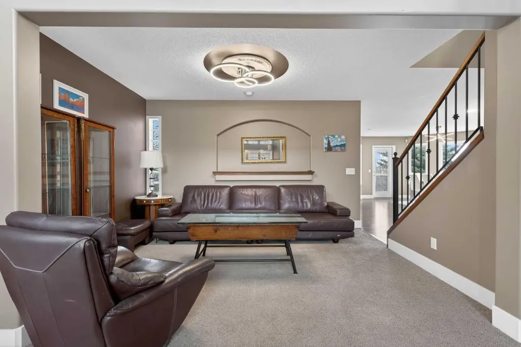 111 Valley Ponds Crescent NW Calgary AB T3B 5T7