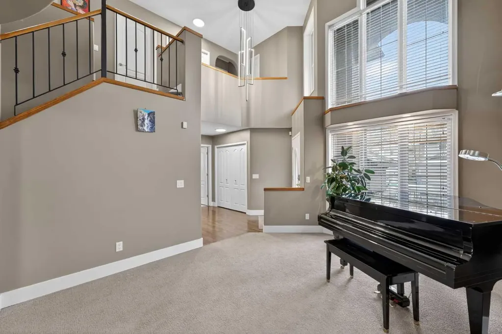 111 Valley Ponds Crescent NW Calgary AB T3B 5T7