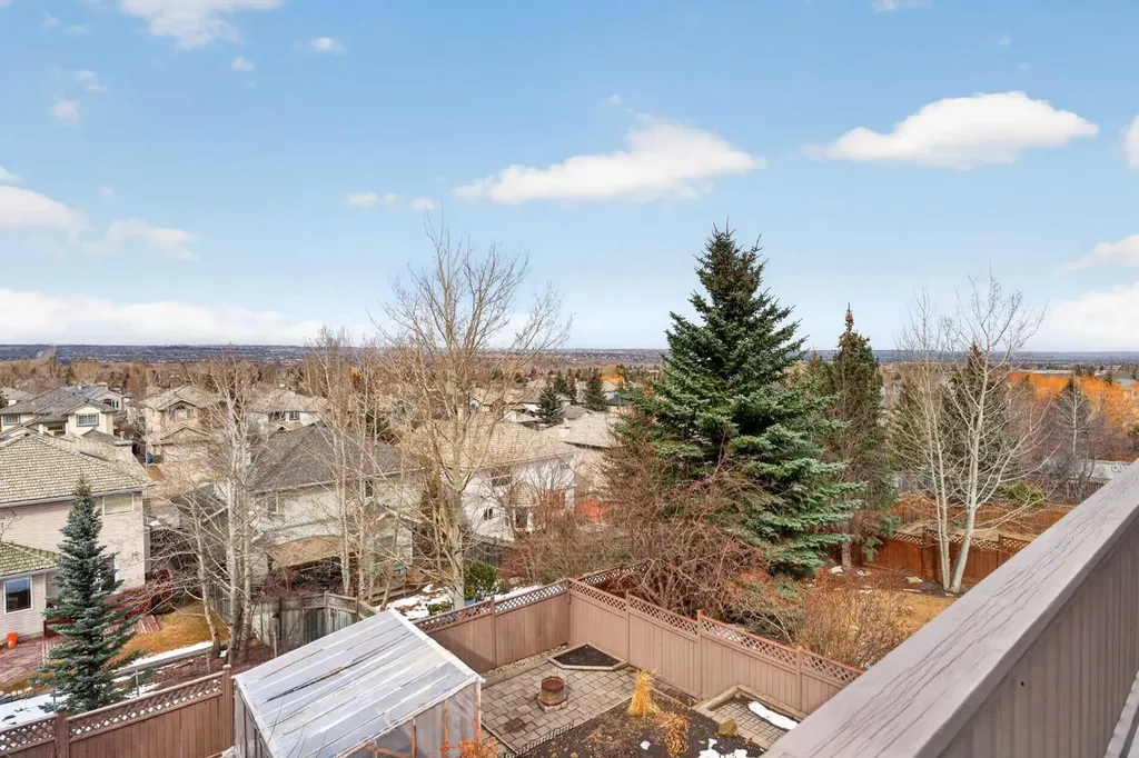 111 Valley Ponds Crescent NW Calgary AB T3B 5T7